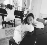 Gal G Larger soles.png