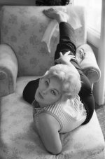 Kim-Novak-Feet-4.jpg