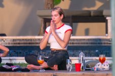 Dua-Lipa-Feet-4715449.jpg