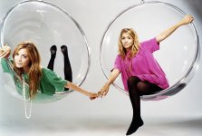 Mary-Kate-Olsen-Feet-1026223.jpg