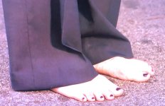 Sandra-Oh-Feet-2.jpg