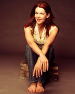 Lauren-Graham-Feet-4.jpg