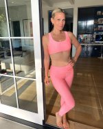 Molly-Sims-Feet-5.jpg