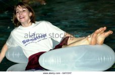 Helen-Baxendale-Feet-1.jpg