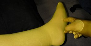 yellow tights01.JPG