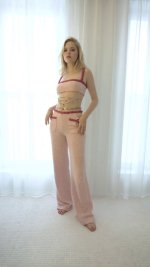 Ellie-Bamber-Feet-5544207.jpg