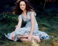 Alexis-Bledel-Feet-32439.jpg