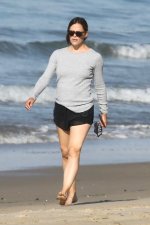 Jennifer-Garner-Feet-5131731.jpg