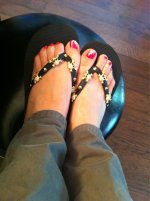 Kaley-Cuoco-Feet-404013.jpg