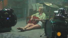 Taylor-Swift-Feet-4454441.jpg