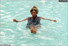 Whitney-Houston-Feet-806060.jpg
