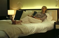 Elizabeth-Debicki-Feet-5444816.jpg