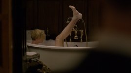 Elizabeth-Debicki-Feet-2135506.jpg