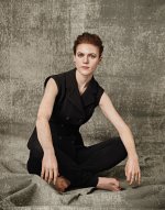 Rose-Leslie-Feet-2673860.jpg