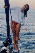 Mariana-Moschen-Feet-5806341.jpg