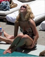 Jessica-Simpson-Feet-381806.jpg
