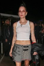 qrxoepcyfit81.jpg