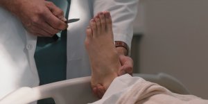 Kelsey-Asbille-Feet-4876504.jpg