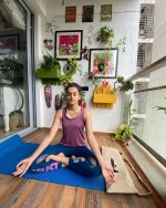 Taapsee-Pannu-Feet-5077824.jpg