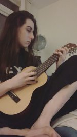 Dodie-Clark-Feet-4766258.jpg