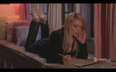Spencer-Grammer-Feet-390691.jpg