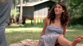 Lizzy-Caplan-Feet-2476402.jpg