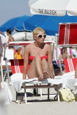 Elisha-Cuthbert-Feet-604109.jpg