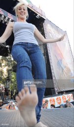 Kellie-Pickler-Feet-5742013.jpg