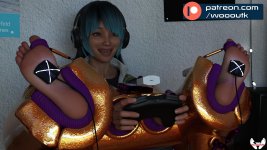 Streamer girl working 3.jpg Streamer girl working 3.jpg