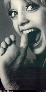 Goldie-Hawn-Feet-744904.jpg