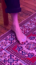 Angela-Sarafyan-Feet-7311297.jpg