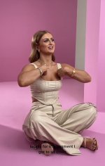 Maisie-Smith-Feet-7197868.jpg
