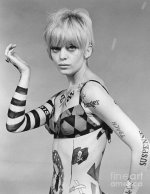 goldie-hawn-wearing-body-paint-bettmann.jpg