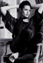 Angelina-Jolie-Feet-453933.jpg