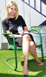 ashleybenson.jpg