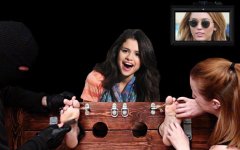 Selena Gómez 1 (Tickling).JPG