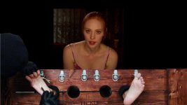 Jessica (Deborah Ann Woll) 03.jpg