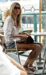 GiseleBundchenCandid-UnknownHITW47.jpg
