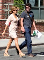 58083_Eva_Mendes_in_W_Village_NYC_Aug_08_06_03_466lo.jpg