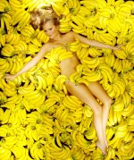 tinaobrienbananas.jpg
