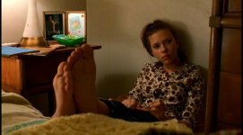 scarlettjohanssonsoles.jpg