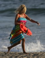 PamelaAndersonCandid-UnknownHITW88.jpg