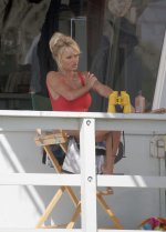 PamelaAndersonCandid-UnknownHITW120.jpg