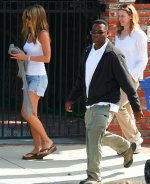 JenniferAnistonCandid-UnknownHITW21.jpg