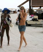 GiseleBundchenCandid-UnknownHITW72.jpg