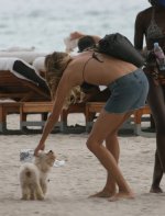 GiseleBundchenCandid-UnknownHITW76.jpg