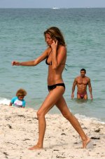 GiseleBundchenCandid-UnknownHITW87.jpg
