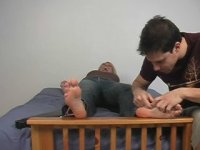 CharleesFootTickleTorture_15.jpg