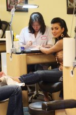 KimKardashianCandid-UnknownHITW98.jpg