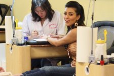 KimKardashianCandid-UnknownHITW99.jpg